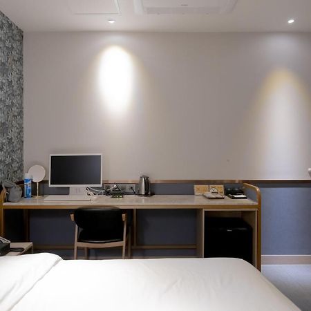 Hound Hotel Seomyeon-Beomcheon Busan Buitenkant foto