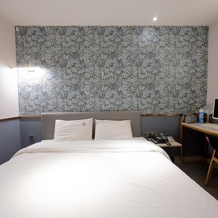 Hound Hotel Seomyeon-Beomcheon Busan Buitenkant foto