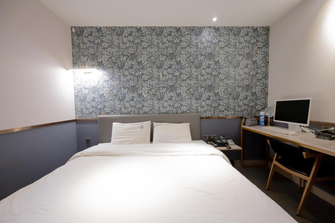 Hound Hotel Seomyeon-Beomcheon Busan Buitenkant foto