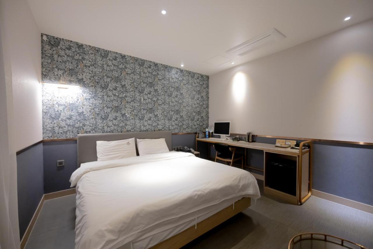 Hound Hotel Seomyeon-Beomcheon Busan Buitenkant foto