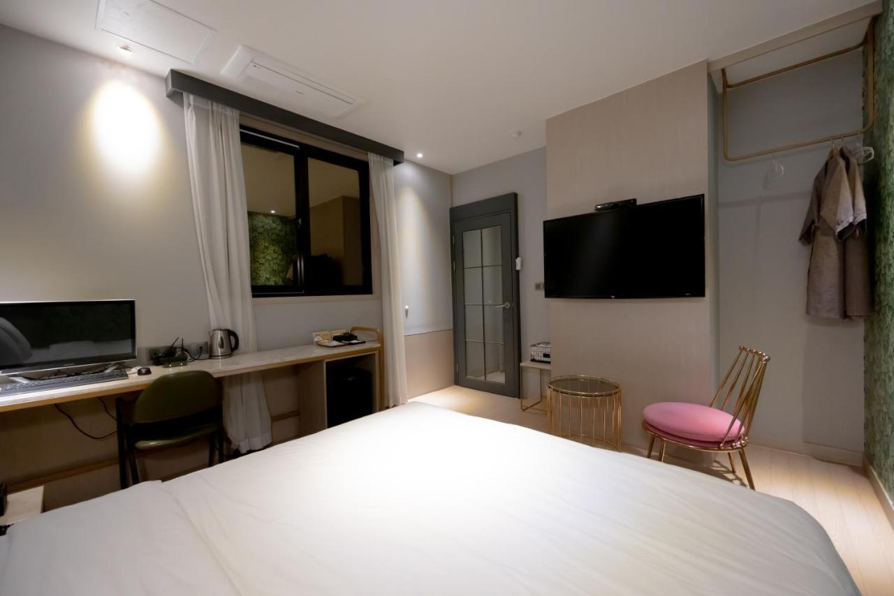 Hound Hotel Seomyeon-Beomcheon Busan Buitenkant foto