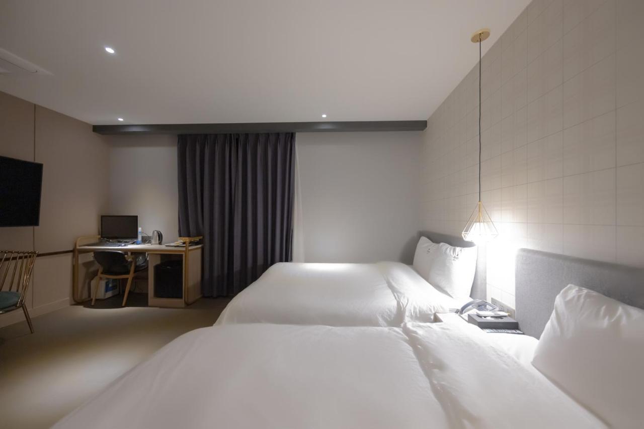Hound Hotel Seomyeon-Beomcheon Busan Buitenkant foto