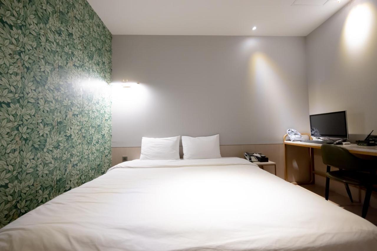 Hound Hotel Seomyeon-Beomcheon Busan Buitenkant foto