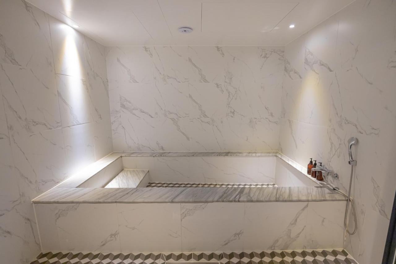 Hound Hotel Seomyeon-Beomcheon Busan Buitenkant foto