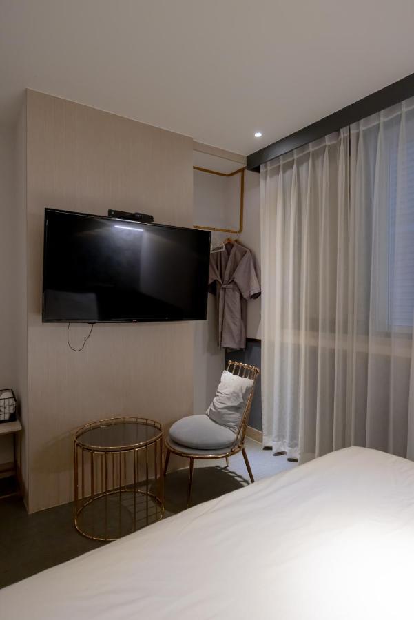 Hound Hotel Seomyeon-Beomcheon Busan Buitenkant foto