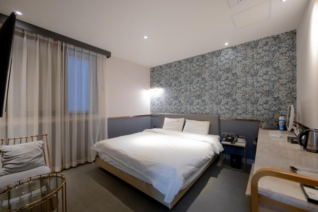Hound Hotel Seomyeon-Beomcheon Busan Buitenkant foto