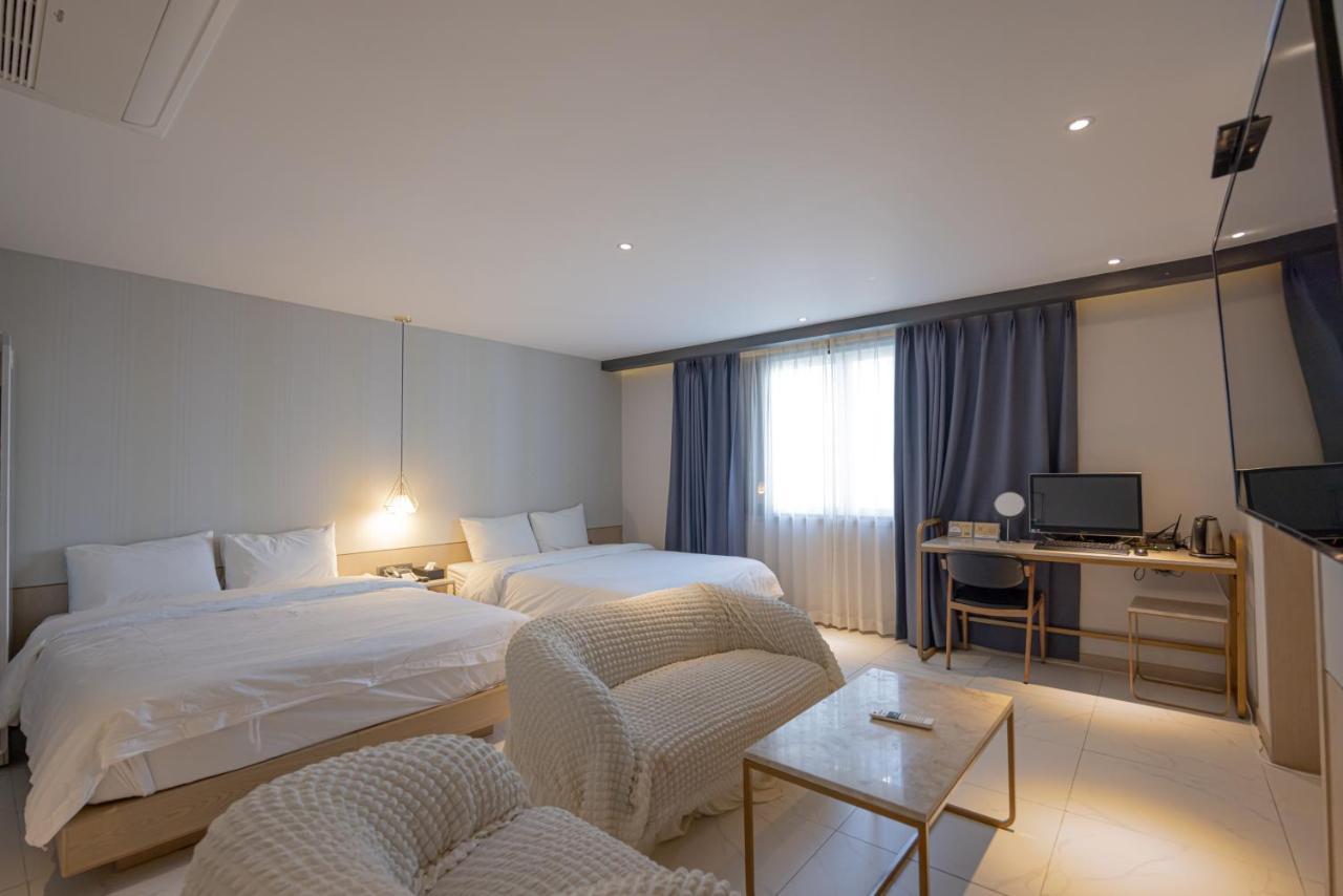 Hound Hotel Seomyeon-Beomcheon Busan Buitenkant foto