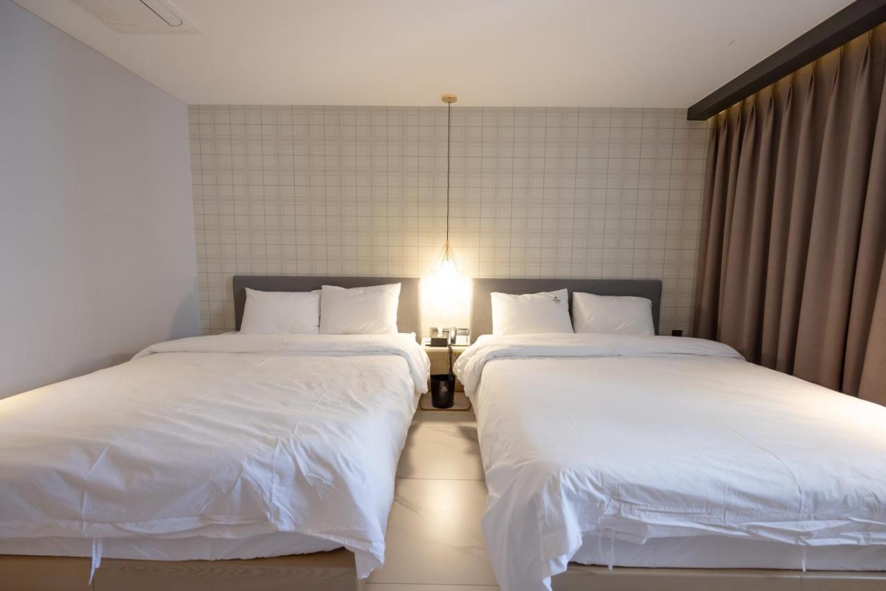 Hound Hotel Seomyeon-Beomcheon Busan Buitenkant foto
