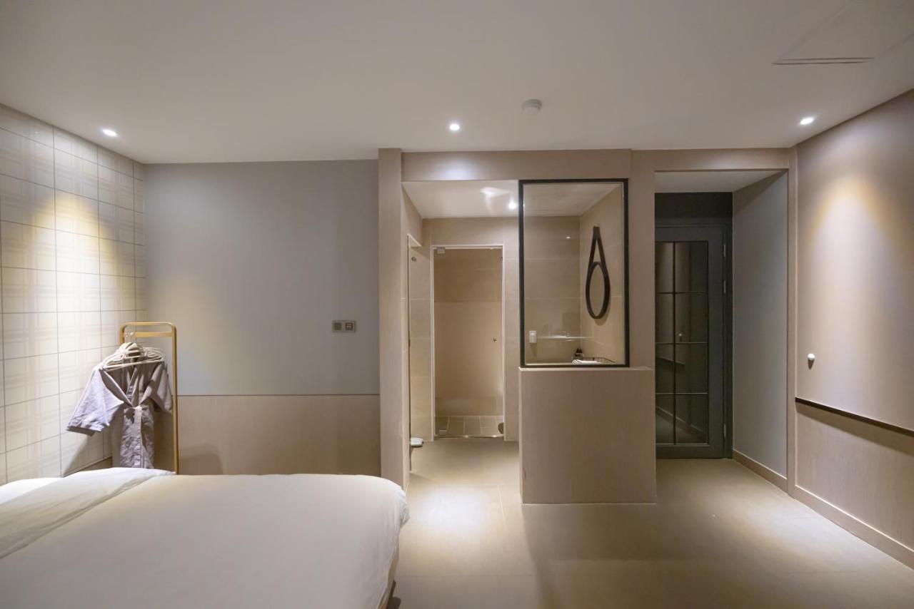Hound Hotel Seomyeon-Beomcheon Busan Buitenkant foto